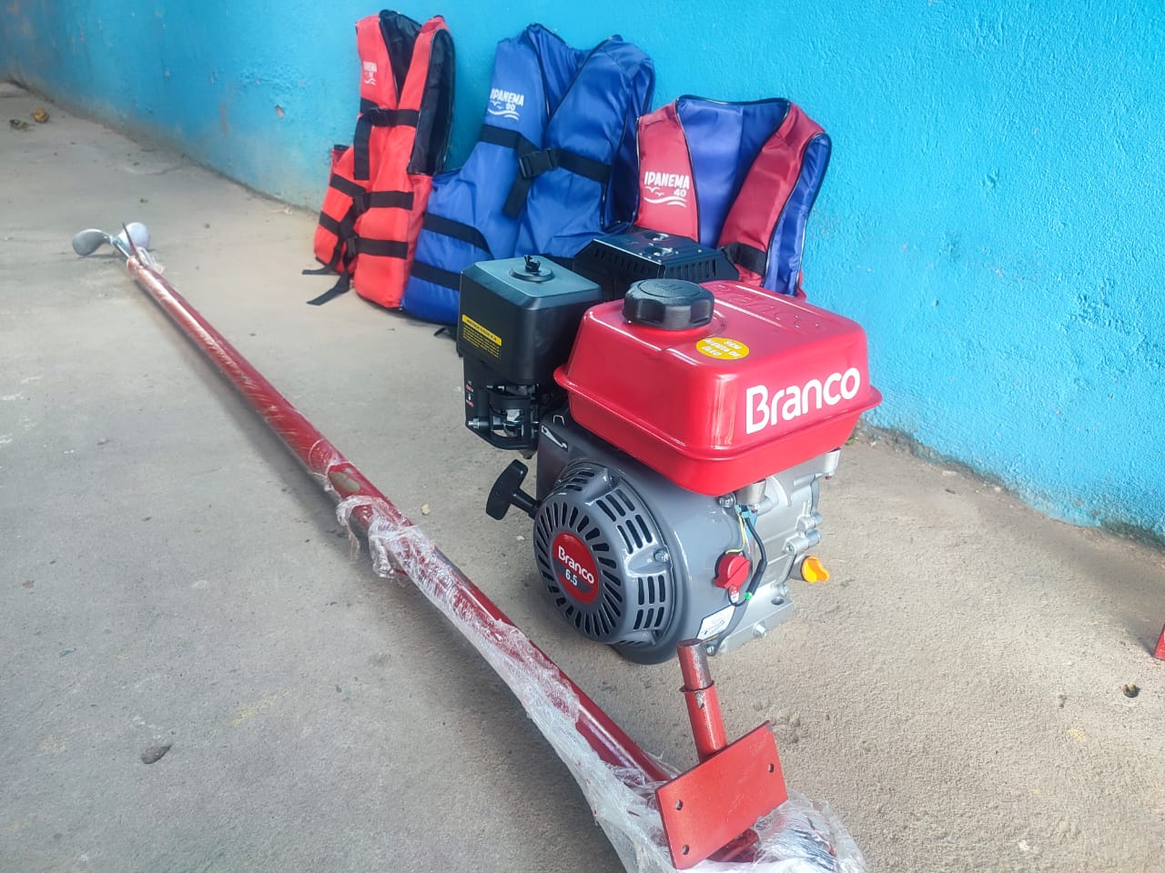 A missão na região Uiramutã recebe um motor Rabeta como doação para atender comunidades próximas