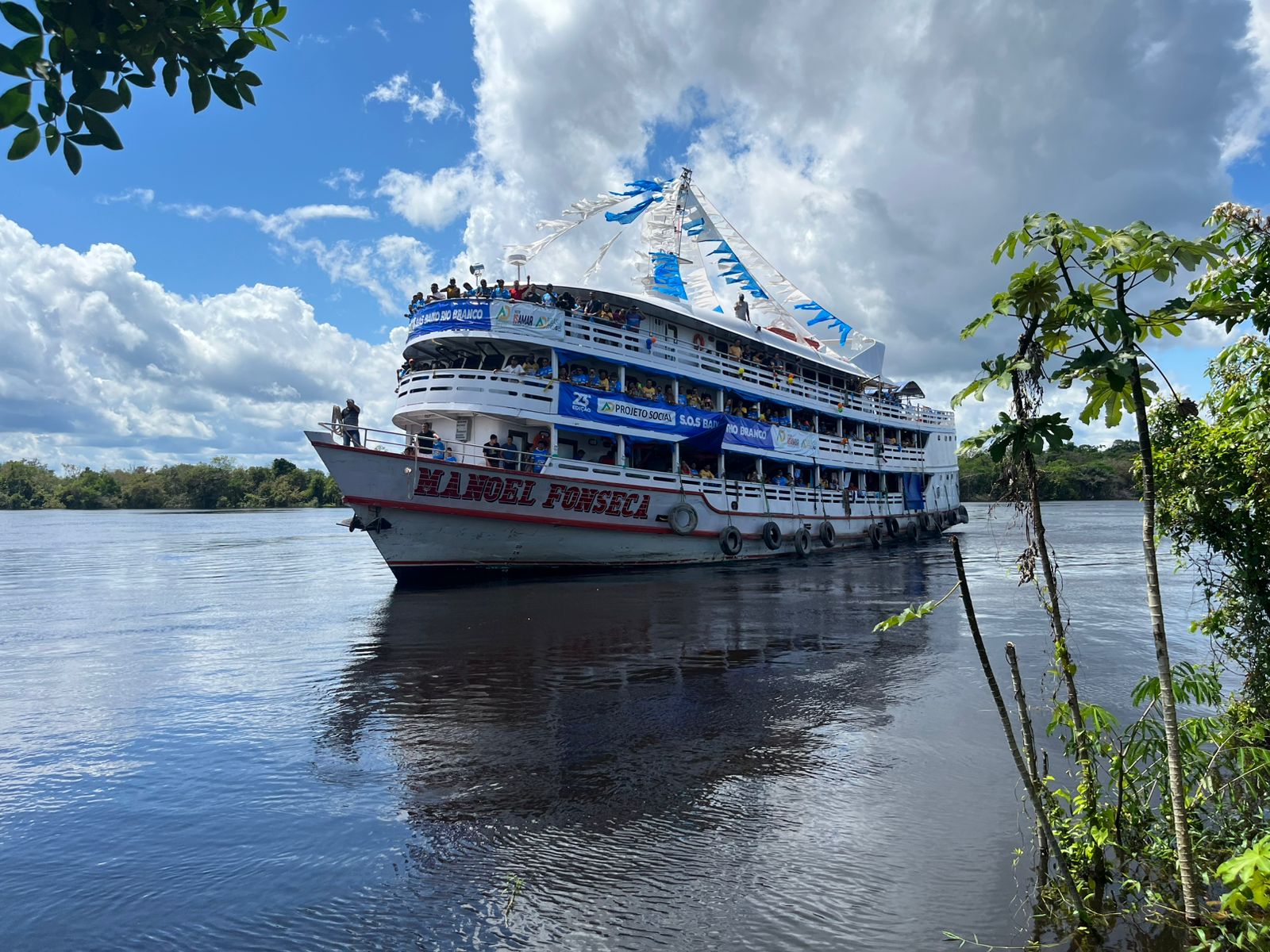 SOS Baixo Rio Branco 2025: Quando o Amor Chega de Barco